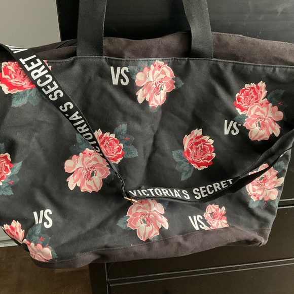 Victoria’s Secret Travel Duffle Bag - Picture 1 of 8